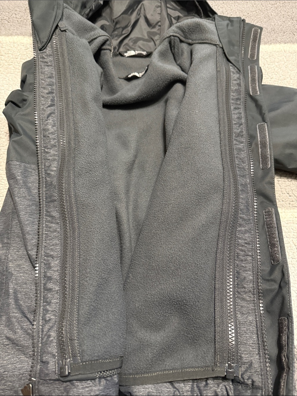 Boys The North Face Hooded 2 layer Rain Jacket - Picture 7 of 8